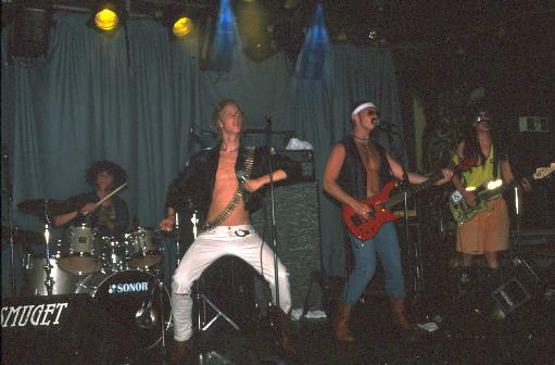Image glenn-igors-smuget-h2001/b_38.jpg